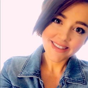 Meet your Posher, Caitlin